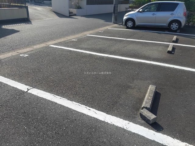 Limpiaチトセの駐車場