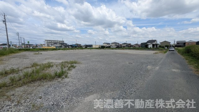 ６７３４８　羽島市正木町南及土地の外観