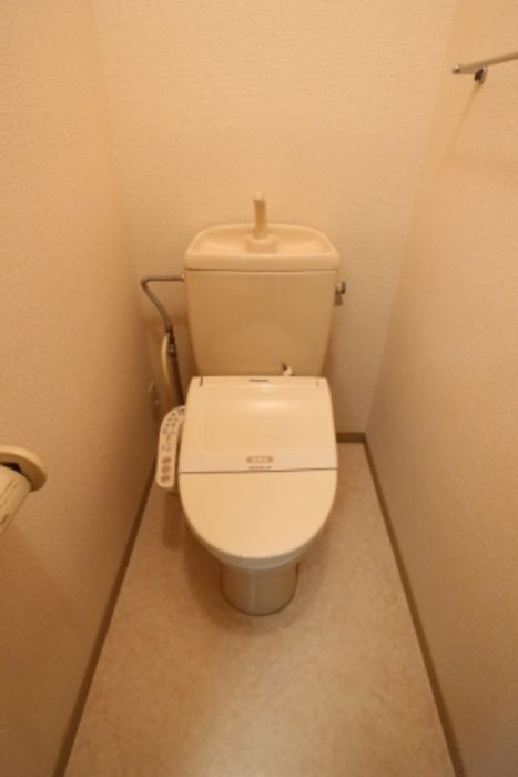 ベルデュールのトイレ|清潔感のあるトイレです