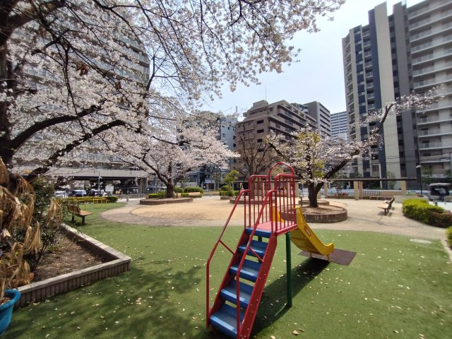 ファミールハイツ北大阪5号棟の周辺|隣接地公園