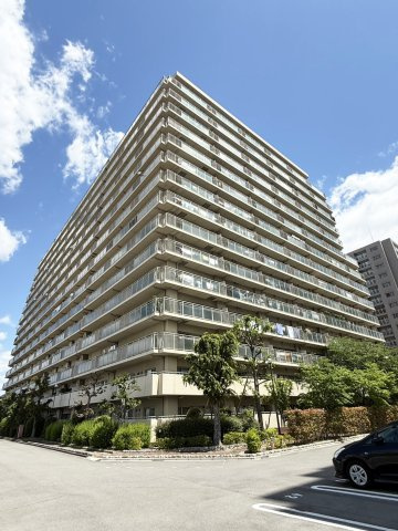 ファミールハイツ北大阪5号棟の外観|総戸数３３９戸の大規模マンションです。