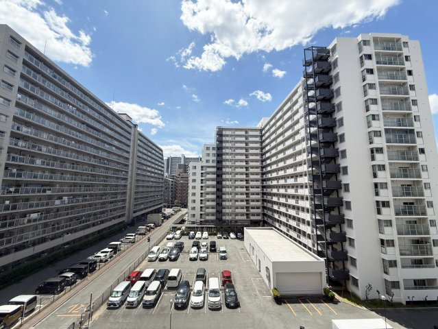 ファミールハイツ北大阪5号棟の展望|バルコニーからの南向き眺望です。