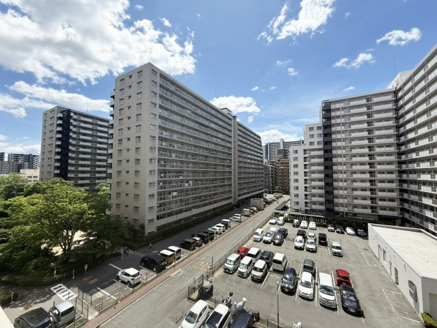 ファミールハイツ北大阪5号棟の展望|バルコニーからの南東向き眺望です。