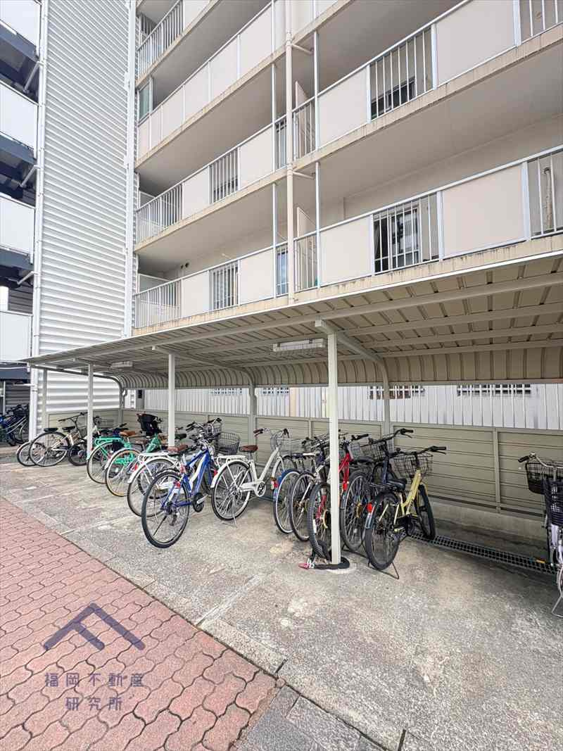 日商岩井リバーサイドマンションA棟の駐車場