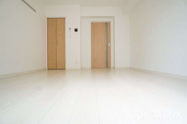 熊本市西区二本木４丁目の賃貸マンションの居間・リビング