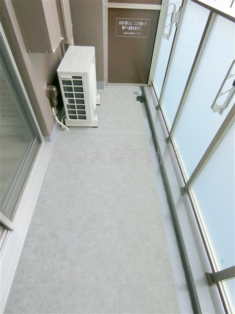 プライマル蒲田のバルコニー|物干し金具付きのバルコニー