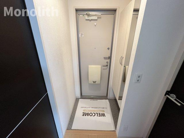 ミモザ・コートの玄関