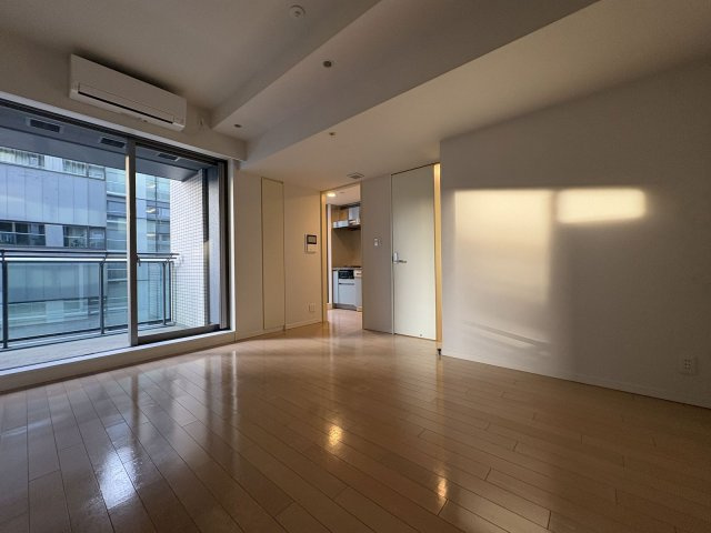 カテリーナ三田タワースイート ウエストアークの居間・リビング|こちらの居間で趣味の時間をお楽しみください