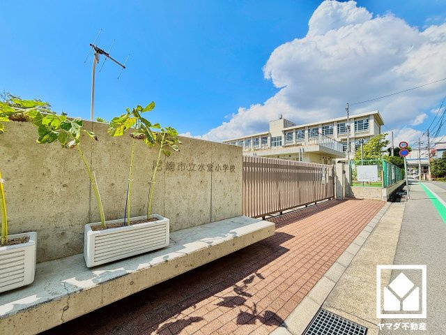 尼崎市立花町２期のその他|プライバシー・採光に配慮された広々18.9帖の2階リビングが魅力。家族全員がリラックスできる、ゆったりとした快適リビングで温かい団らんの時間を。