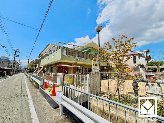 尼崎市立花町２期のその他|東向き・南向き・西向きの3面採光の窓から自然光を取り込む、開放感あふれるリビング。柔らかな光が降り注ぎ、明るく心地の良い空間。