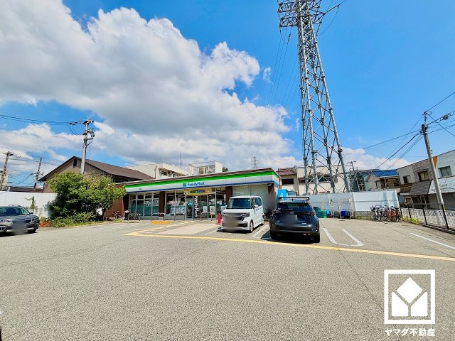 尼崎市立花町２期のその他|リビングにはスタディカウンター付きのDENスペースがあり、テレワークスペースやお子様の勉強机、書斎、趣味のスペース、家事の合間にほっと一息つける空間など、ライフシーンに応じて柔軟にご活用いただけます。