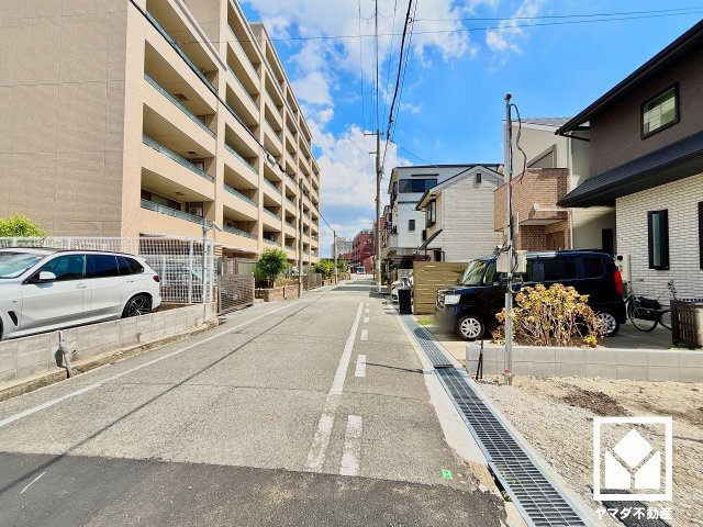 尼崎市立花町２期の前面道路含む現地写真