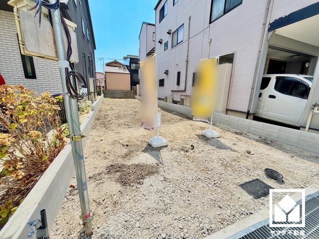 尼崎市立花町２期の外観|国道2号線まで約1.6km。名神高速道路の尼崎インターチェンジも一般道で約1.8kmと近く、西宮・吹田など各方面へアクセスがスムーズ。休日のお出かけや通勤も快適なカーライフが叶います。