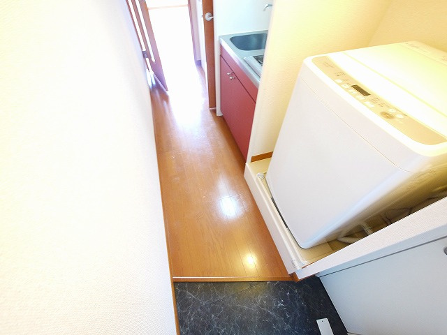 レオパレスハルカの内装|明るい色調の室内です