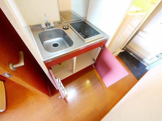 レオパレスハルカのキッチン|コンパクトなキッチンで掃除もラクラク