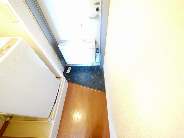 レオパレスハルカの玄関|ゆったりとした玄関です