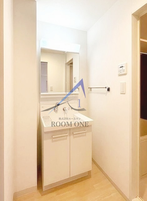 ＩＳＳＥＩ　Ｒｅｓｉｄｅｎｃｅ　神樂坂の洗面所|洗面台です。