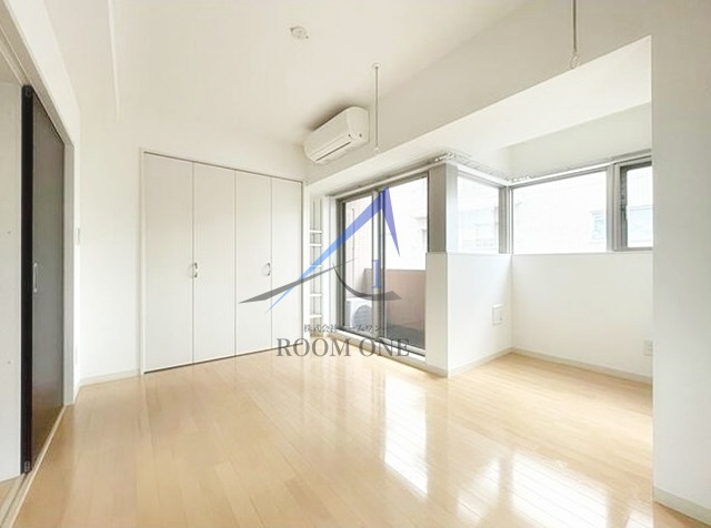 ＩＳＳＥＩ　Ｒｅｓｉｄｅｎｃｅ　神樂坂の居間・リビング|洋室のお部屋です。