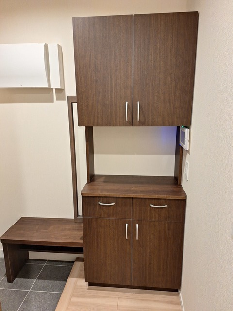 中野区白鷺２丁目の賃貸マンションの玄関|玄関収納手すり付