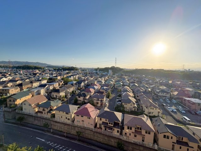 １１階部分南東角部屋◆即入居ＯＫの４ＬＤＫ住戸◆京阪東ローズタウン・ファインガーデンあゆみヶ丘A棟の展望|物件からの眺望