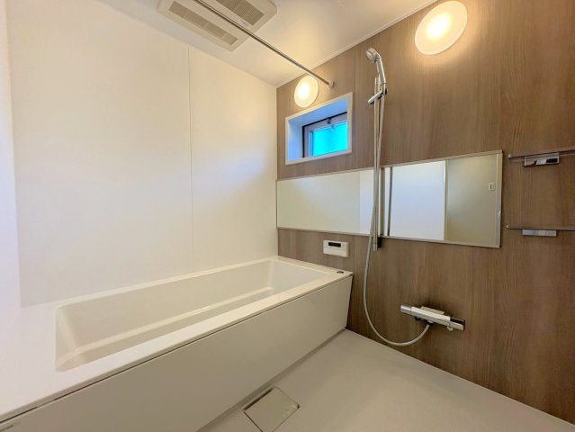 １１階部分南東角部屋◆即入居ＯＫの４ＬＤＫ住戸◆京阪東ローズタウン・ファインガーデンあゆみヶ丘A棟の浴室|浴室