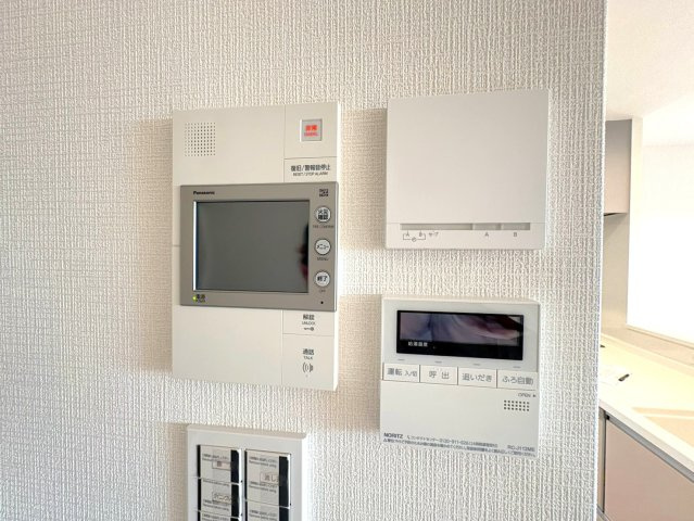 １１階部分南東角部屋◆即入居ＯＫの４ＬＤＫ住戸◆京阪東ローズタウン・ファインガーデンあゆみヶ丘A棟のセキュリティ|ＴＶモニター付きインターホンなど