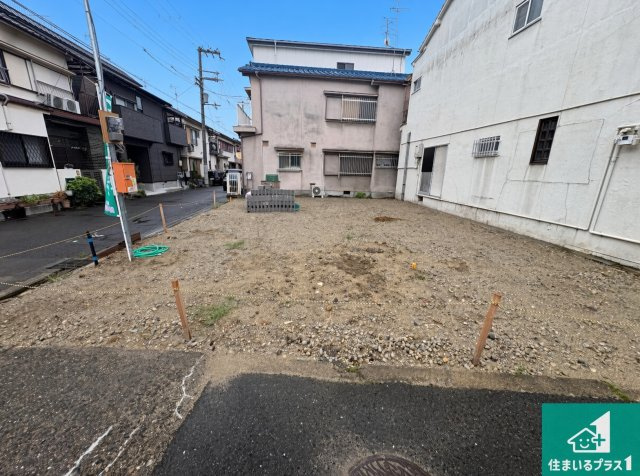■大東市泉町　新築一戸建ての外観|周辺は落ち着いた街並みの住宅地！子育てがしやすい住環境です！まだ未完成ですが、現地でしかわからない事もございます。是非一度ご覧ください。