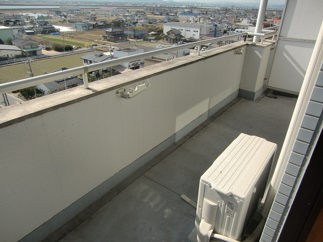 岡山市南区浦安南町の賃貸マンションのバルコニー