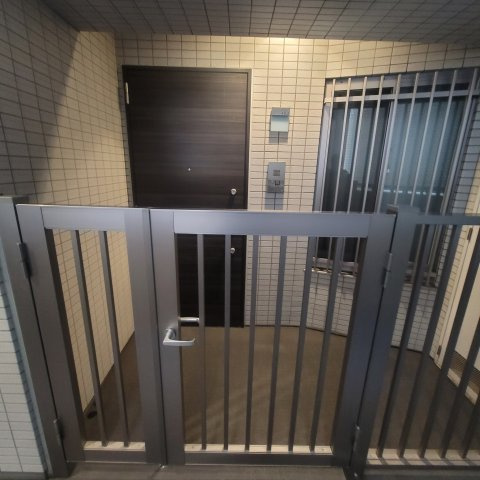 ロワール板橋の玄関