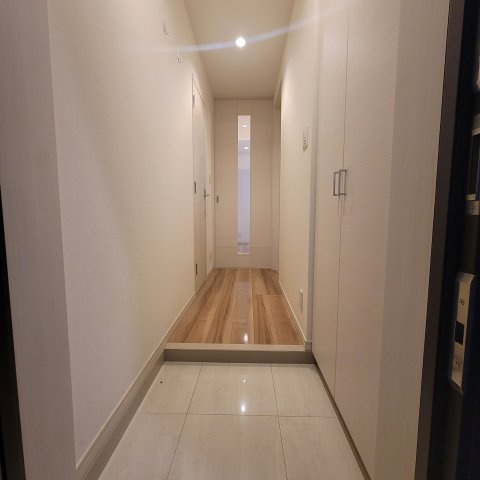 ロワール板橋の玄関