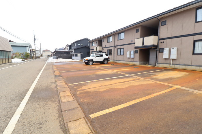 ビリーブの駐車場
