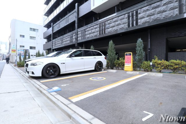 【駐車場】 | プレサンスSAKAEフロント | 駐車スペースもあります