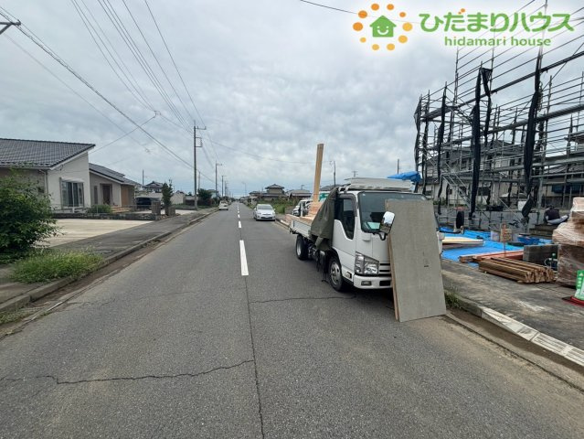 本庄市下野堂第8　新築一戸建て　クレイドルガーデン　01の前面道路含む現地写真