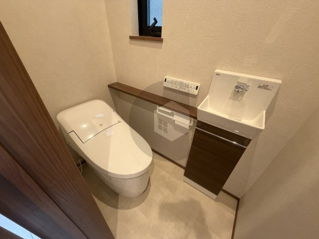 足代北戸建てのトイレ