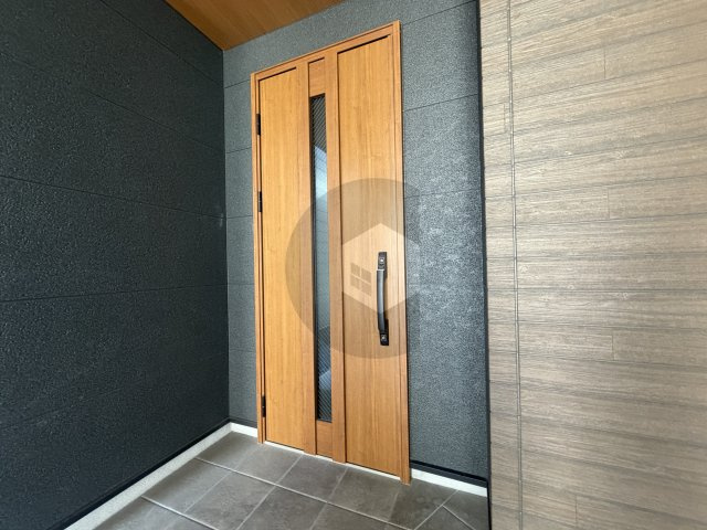 足代北戸建てのエントランス