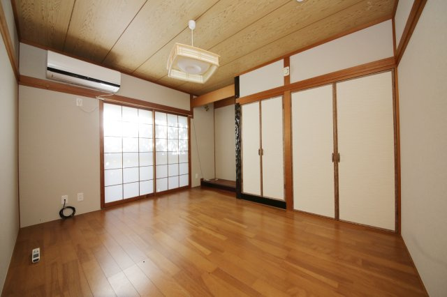 常滑市山方町5丁目貸家の子供部屋