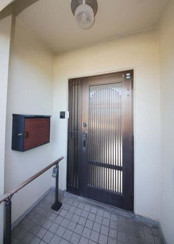 常滑市山方町5丁目貸家のエントランス
