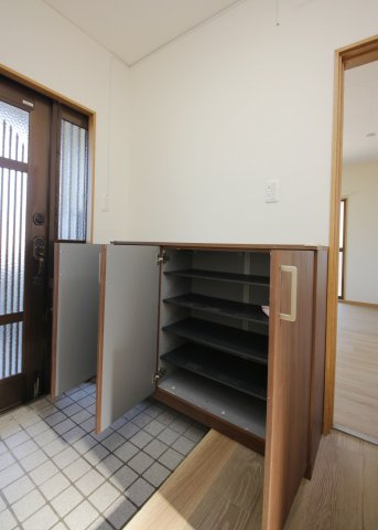 常滑市山方町5丁目貸家の収納