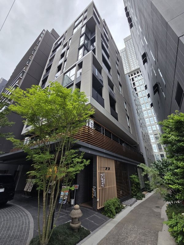 ＴＨＥ　ＡＫＡＳＡＫＡ　ＲＥＳＩＤＥＮＣＥ　Ｓ．Ｏ．Ａ．　－ｓｐｉｒｉの外観