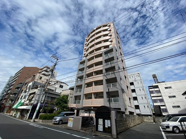 シャトー日興の外観