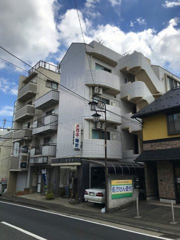 アールブラン生田の外観