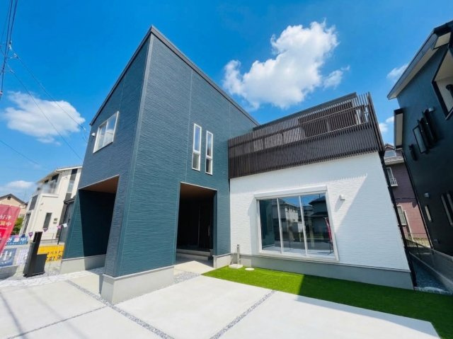 【Livele Garden】　古河市下辺見　第６　全6邸の外観|〇５号棟　外観〇
広々LDK22.3帖！パントリー、ウォークインクローゼット付き♪開放感のある吹き抜けのお家です（＾＾）
2026年8月撮影