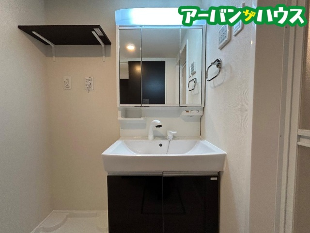 アンソレイユ ロコの独立洗面台