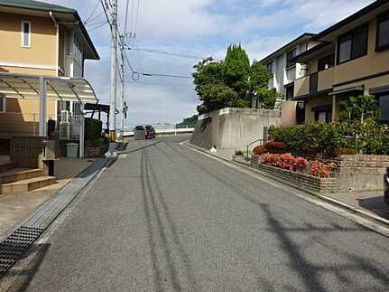広島市南区仁保南２丁目の前面道路含む現地写真