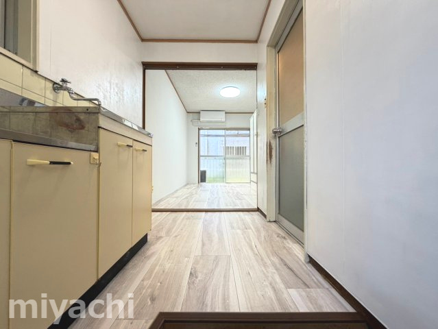 レジデンス城山の玄関