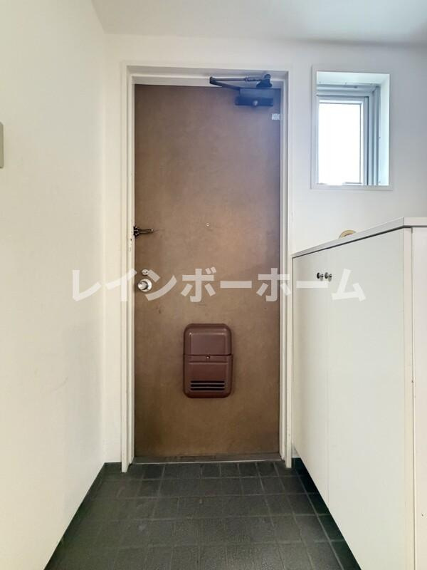 ベルファース朝霞台の玄関