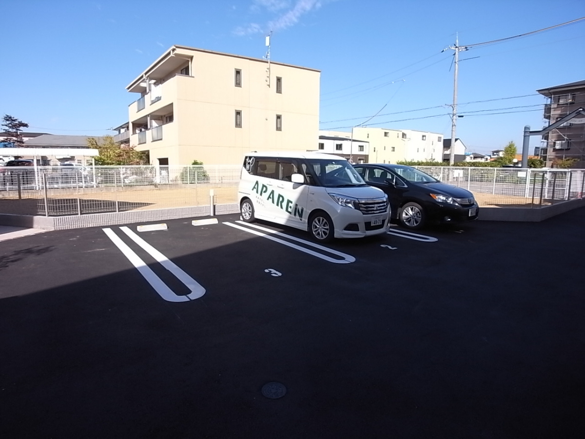 プランドールの駐車場
