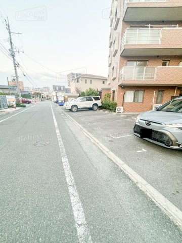 グランベールさくら小路の駐車場|駐車スペースもあります☆