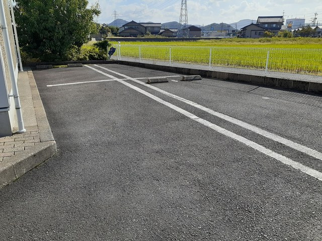 【駐車場】