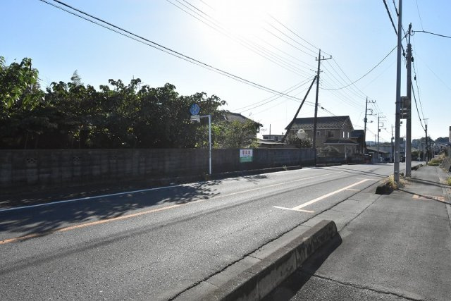 上尾市藤波２丁目・桶川市下日出谷　売地の前面道路含む現地写真